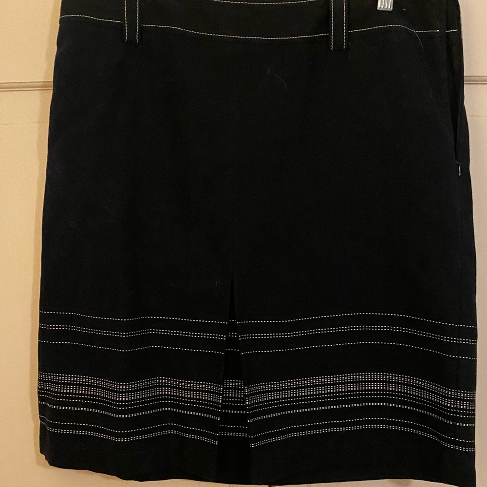 Cotton navy skirt with white stitching. Great for summer vacation trip or work.